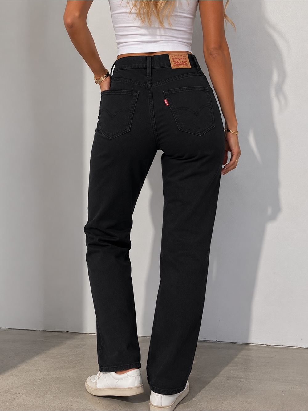 NWT LEVI'S 80s High Rise Mom Jeans